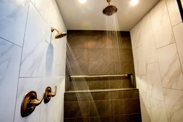 Houston Apartments with Walk-In Showers