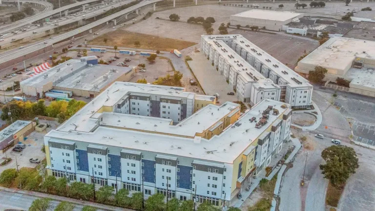 Summit at Renaissance Park Reviews