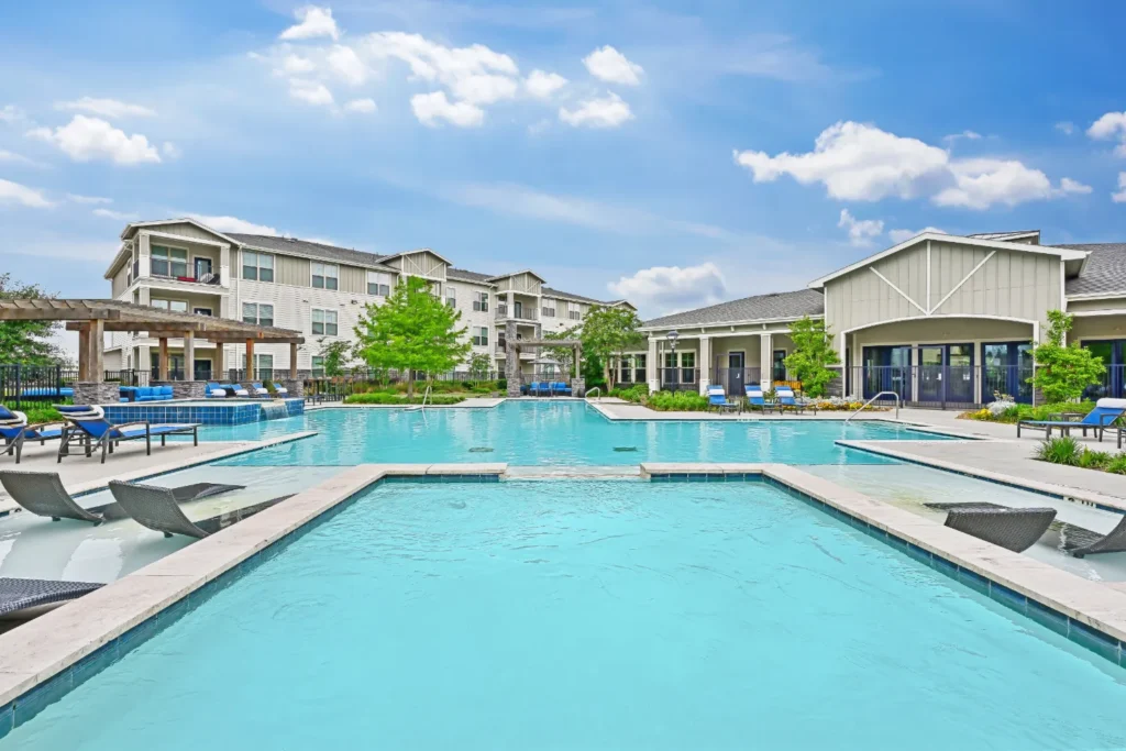 Henry at Lake Houston Reviews 3